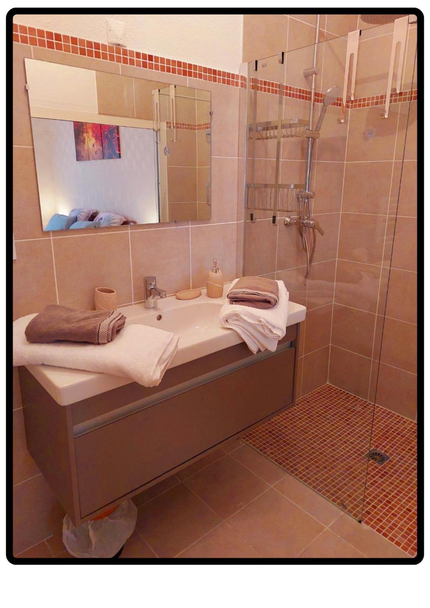 Appartement Roussillon Roussillon  Exterior photo